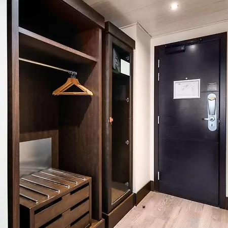Nh Stephanie Hotel 4*